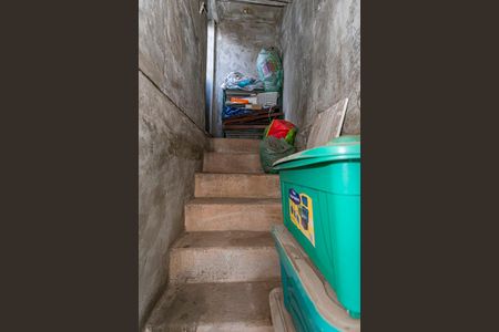 Casa à venda com 161m², 4 quartos e 2 vagasEscada
