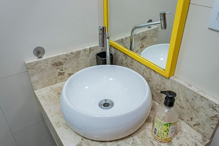Casa à venda com 161m², 4 quartos e 2 vagasBanheiro - casa 2