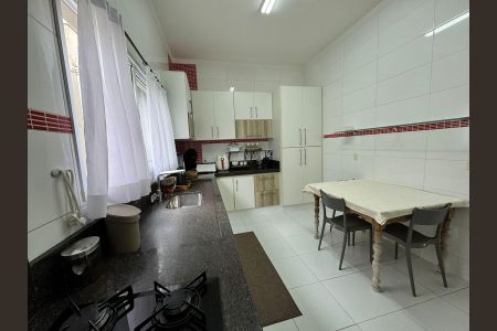 Casa à venda com 185m², 3 quartos e 4 vagasCozinha