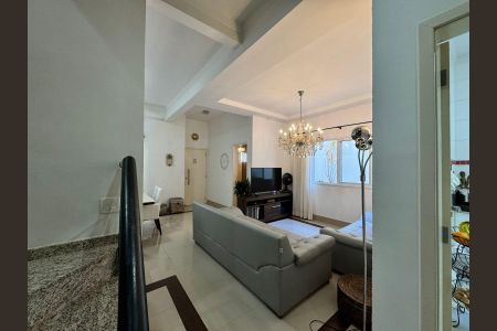 Casa à venda com 185m², 3 quartos e 4 vagasSala