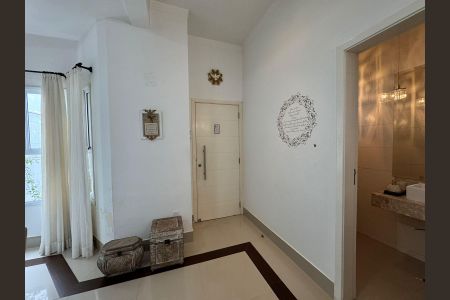 Casa à venda com 185m², 3 quartos e 4 vagasSala