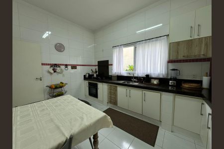 Casa à venda com 185m², 3 quartos e 4 vagasCozinha