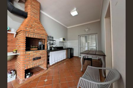 Casa à venda com 185m², 3 quartos e 4 vagasÁrea externa