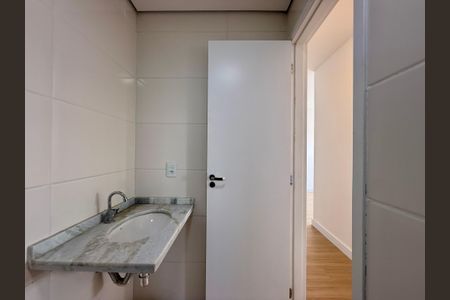 Casa de condomínio para alugar com 42m², 2 quartos e sem vagaBanheiro 