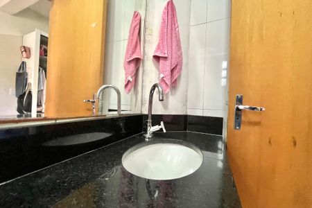 Casa à venda com 150m², 3 quartos e 2 vagasBanheiro da Suíte 1