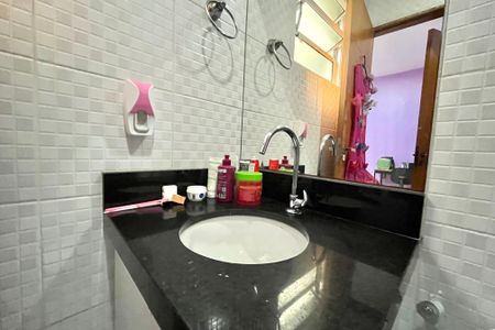 Casa à venda com 150m², 3 quartos e 2 vagasBanheiro da Suíte 2