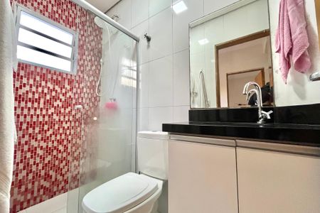 Casa à venda com 150m², 3 quartos e 2 vagasBanheiro da Suíte 1
