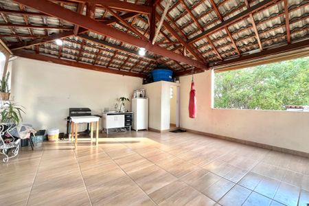 Casa à venda com 150m², 3 quartos e 2 vagasÁrea externa