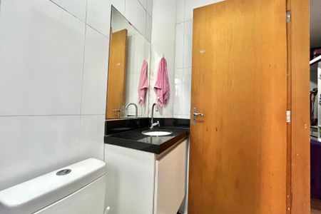 Casa à venda com 150m², 3 quartos e 2 vagasBanheiro da Suíte 1
