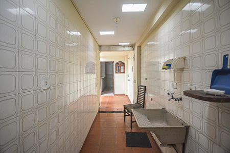 Casa para alugar com 20m², 2 quartos e 1 vagaÁrea de Serviço