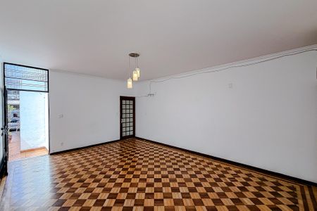 Casa para alugar com 240m², 4 quartos e sem vagaSala