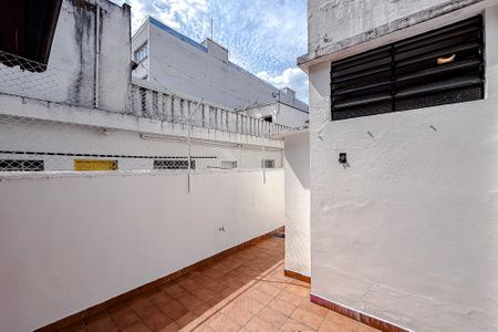 Casa para alugar com 240m², 4 quartos e sem vagaÁrea externa