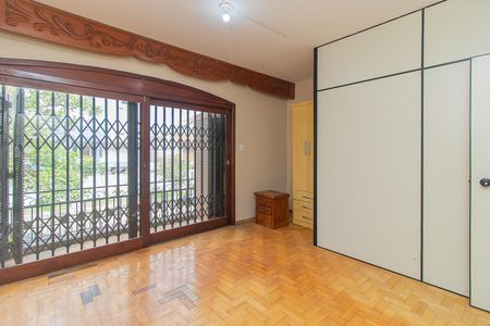 Sala de casa à venda com 5 quartos, 400m² em Santana, Porto Alegre