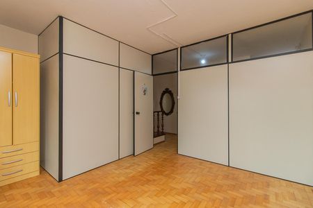 Sala de casa à venda com 5 quartos, 400m² em Santana, Porto Alegre