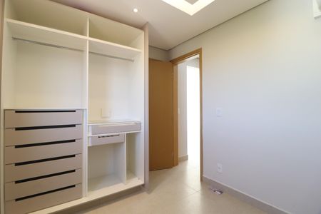 Apartamento para alugar com 65m², 2 quartos e 2 vagasQuarto 2 - Suíte