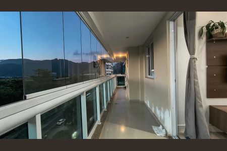 Apartamento à venda com 101m², 3 quartos e 2 vagasVaranda 