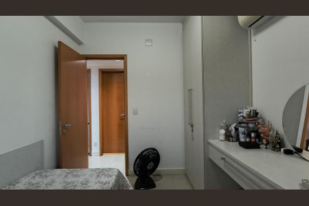 Apartamento à venda com 101m², 3 quartos e 2 vagasQuarto 2