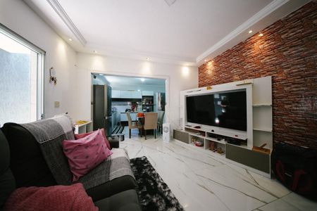 Casa para alugar com 80m², 4 quartos e 3 vagas Casa para alugar com 80m², 4 quartos e 3 vagasSala
