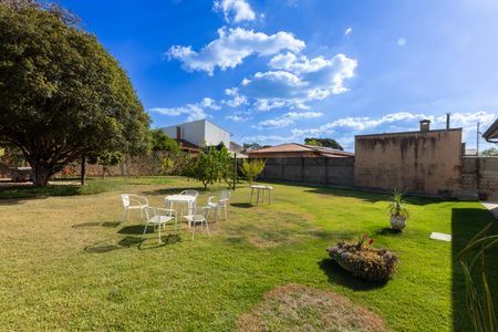 Casa de condomínio à venda com 1250m², 3 quartos e 3 vagasQuintal