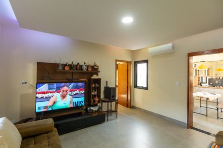 Casa de condomínio à venda com 1250m², 3 quartos e 3 vagasSala de TV