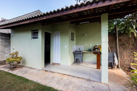 Casa de condomínio à venda com 1250m², 3 quartos e 3 vagasCasa de Fundo