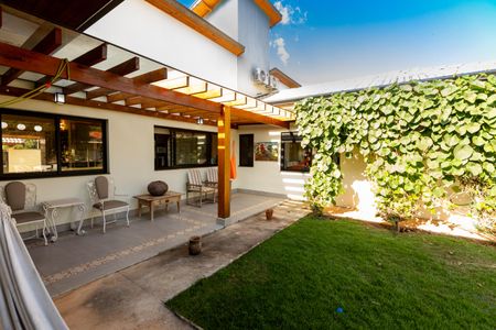 Casa de condomínio à venda com 1250m², 3 quartos e 3 vagasVista do Fundo da Casa