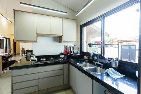 Cozinha de casa de condomínio à venda com 3 quartos, 1250m² em Parque Xangrilá, Campinas