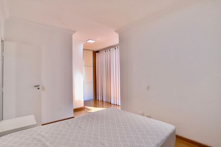 Apartamento à venda com 119m², 3 quartos e 2 vagasSuíte 2