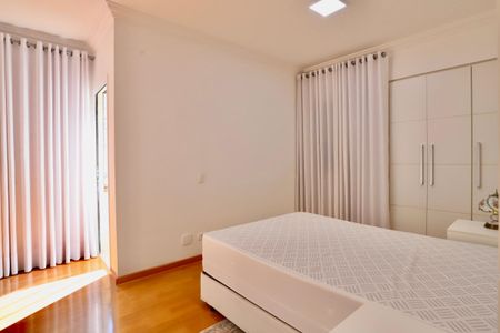 Apartamento à venda com 119m², 3 quartos e 2 vagasSuíte 2