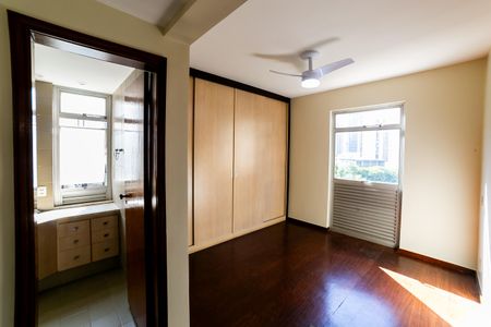 Apartamento para alugar com 130m², 2 quartos e 1 vagaSuíte