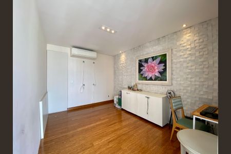 Apartamento à venda com 245m², 4 quartos e 4 vagasSala