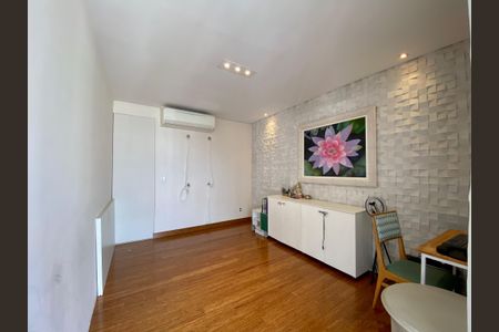 Apartamento à venda com 245m², 4 quartos e 4 vagasSala