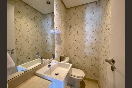 Apartamento à venda com 245m², 4 quartos e 4 vagasBanheiro