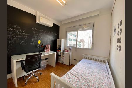 Apartamento à venda com 245m², 4 quartos e 4 vagasQuarto