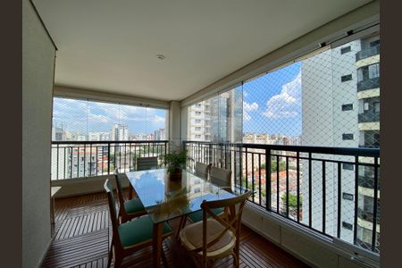 Apartamento à venda com 245m², 4 quartos e 4 vagasVaranda