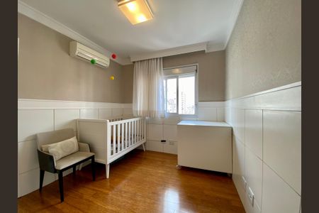Apartamento à venda com 245m², 4 quartos e 4 vagasQuarto