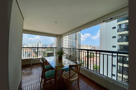Apartamento à venda com 245m², 4 quartos e 4 vagasVaranda