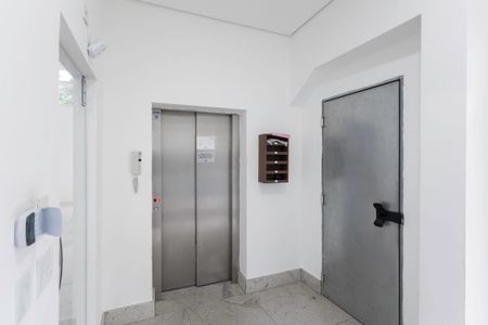 Apartamento à venda com 270m², 4 quartos e 3 vagasHall social
