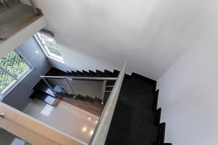 Apartamento à venda com 270m², 4 quartos e 3 vagasEscada