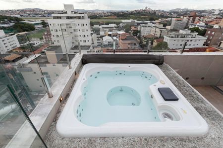 Apartamento à venda com 270m², 4 quartos e 3 vagasCobertura