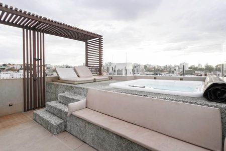 Apartamento à venda com 270m², 4 quartos e 3 vagasCobertura