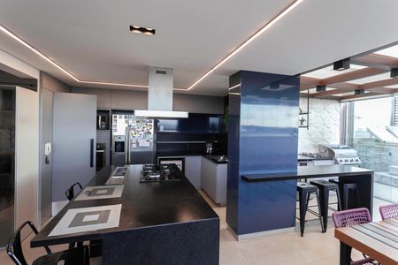 Apartamento à venda com 270m², 4 quartos e 3 vagasCobertura - Cozinha