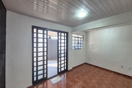 Sala de casa para alugar com 2 quartos, 128m² em Vila Campos Sales, Campinas