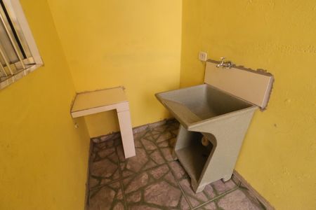 Casa para alugar com 30m², 1 quarto e sem vagaÁrea de Serviço