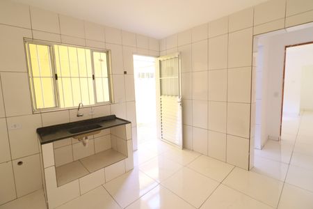 Cozinha de casa para alugar com 1 quarto, 30m² em Veloso, Osasco