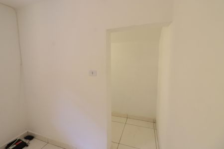 Sala/Quarto de casa para alugar com 1 quarto, 30m² em Veloso, Osasco