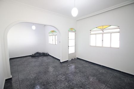 Casa para alugar com 350m², 4 quartos e 14 vagasSala