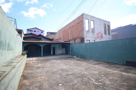 Casa para alugar com 350m², 4 quartos e 14 vagasQuintal