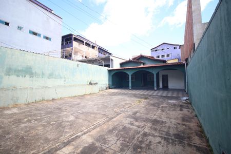 Casa para alugar com 350m², 4 quartos e 14 vagasQuintal