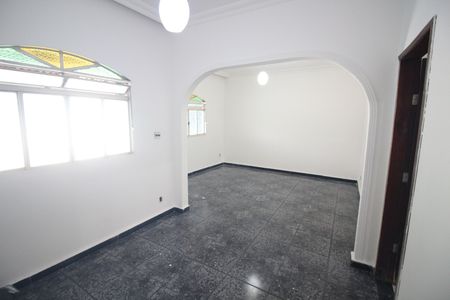 Casa para alugar com 350m², 4 quartos e 14 vagasSala